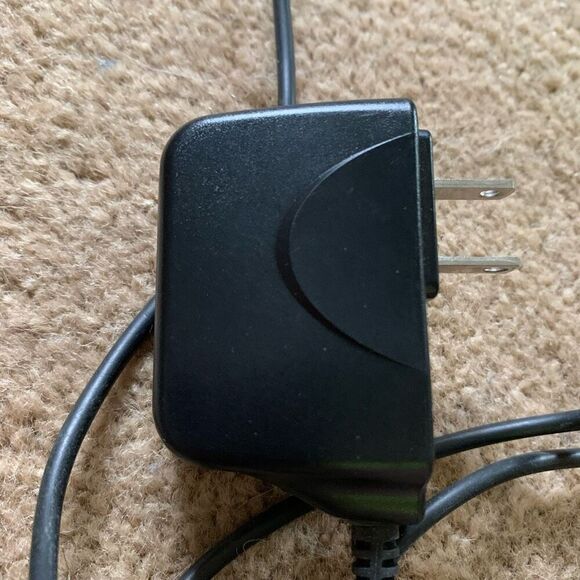 LG Cell Phone AC Adapter Model TA-P01WR - Picture 3 of 6